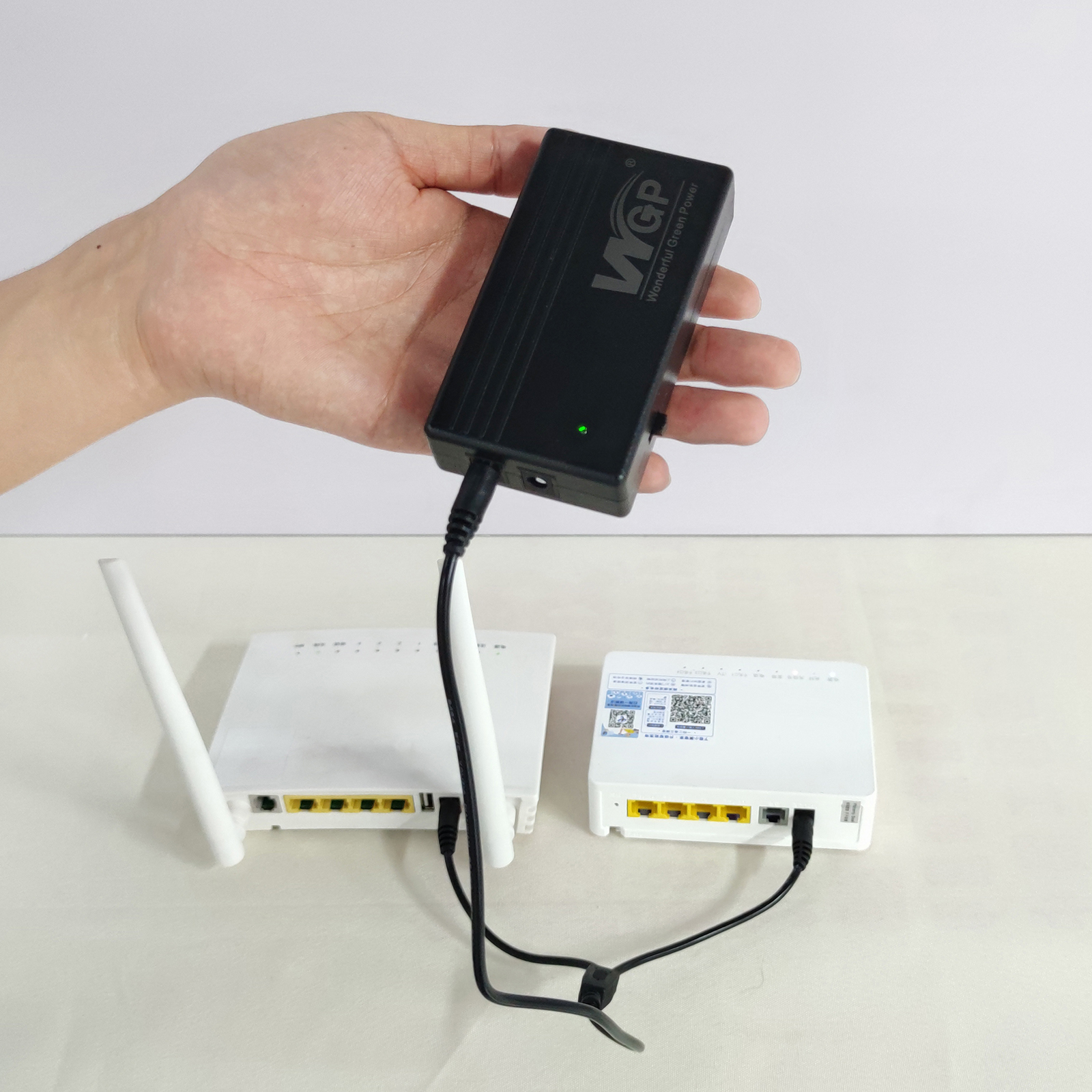 Tripp Lite UPS portátil modelo 12800mAh