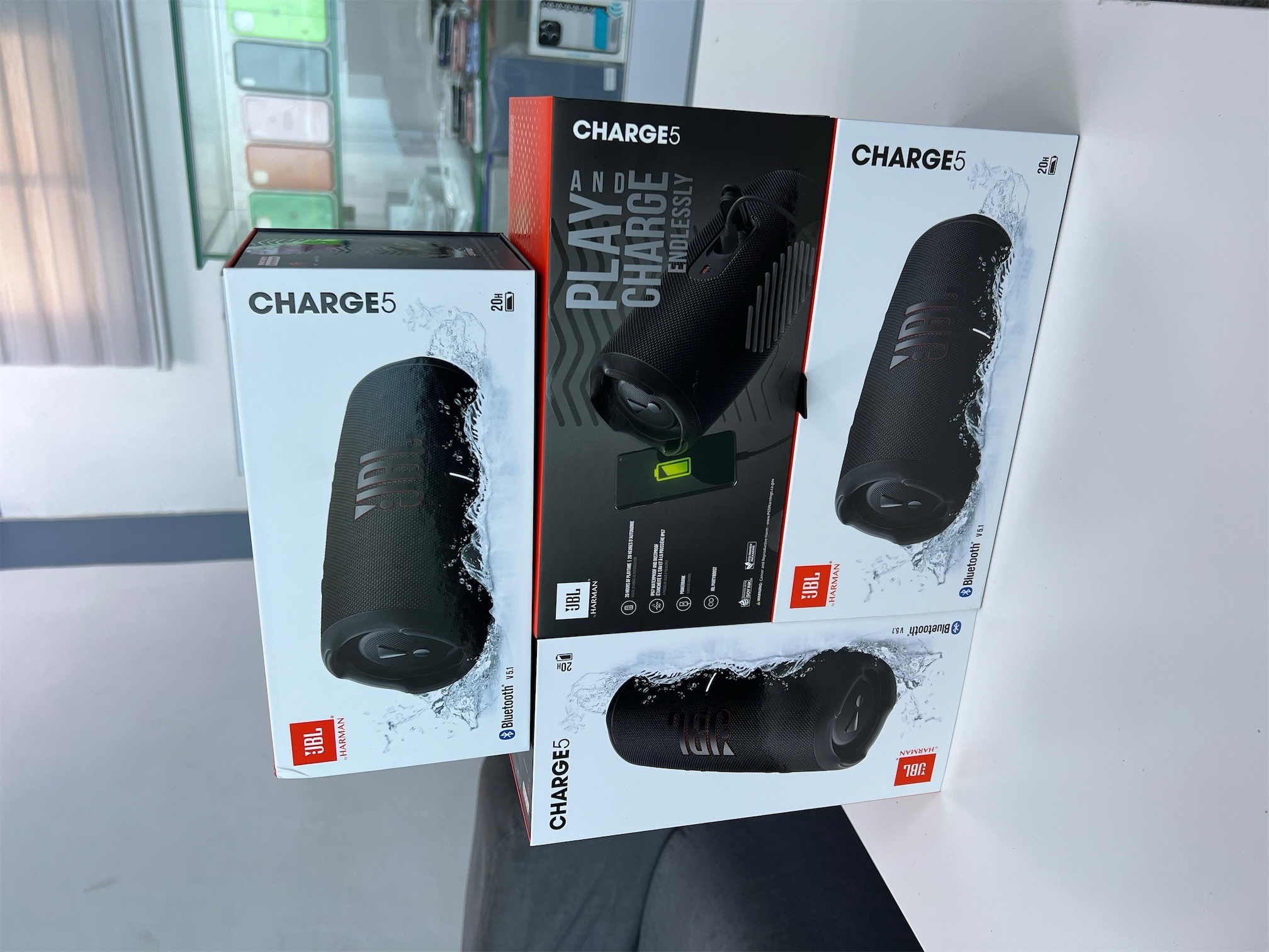 JBL Charge 5 Bocina Bluetooth Negra y Roja
