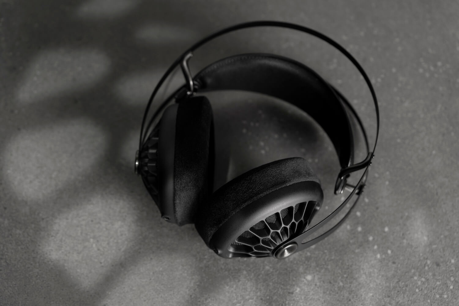 MEZE AUDIO 105 AER Auriculares Over-Ear en República Dominicana