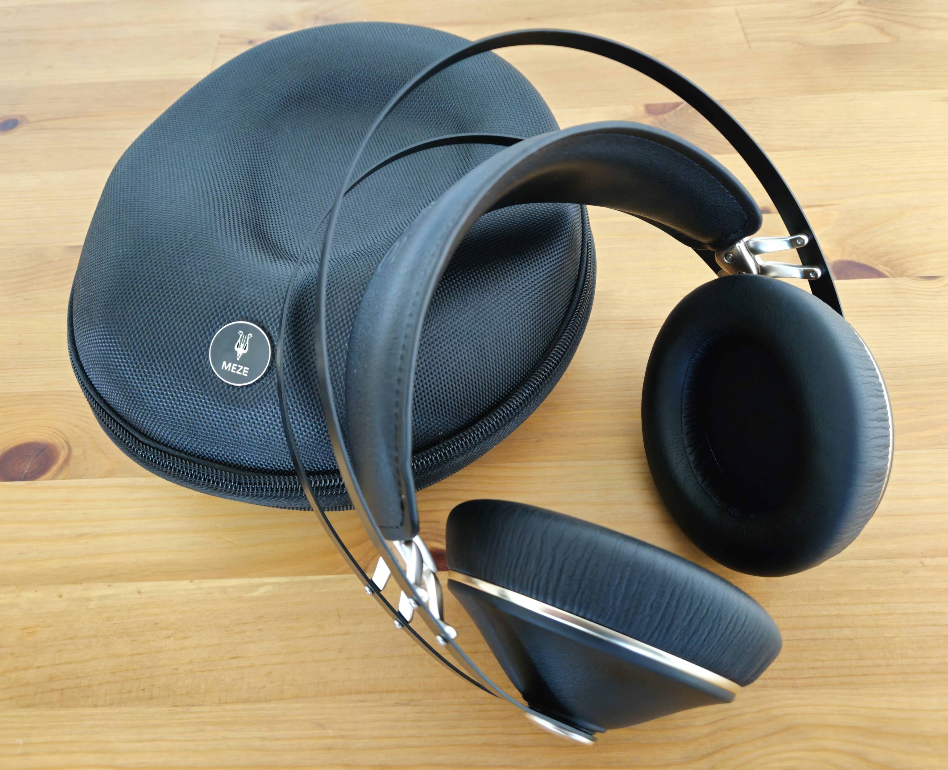 MEZE 99 NEO Auriculares Híbridos en República Dominicana