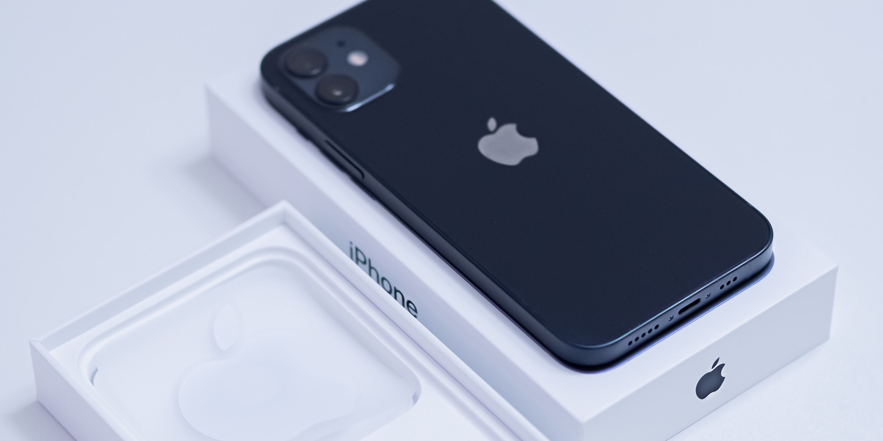 Apple iPhone 12 teléfono inteligente en República Dominicana