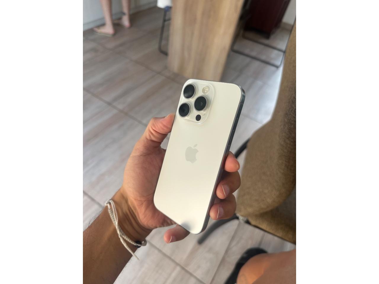 Apple iPhone 15 Pro 128GB Marrón en República Dominicana