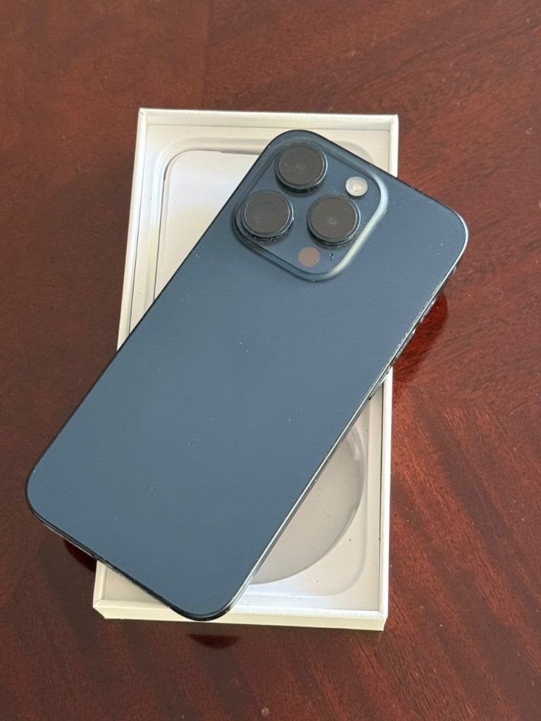 Apple iPhone 15 Pro smartphone en República Dominicana