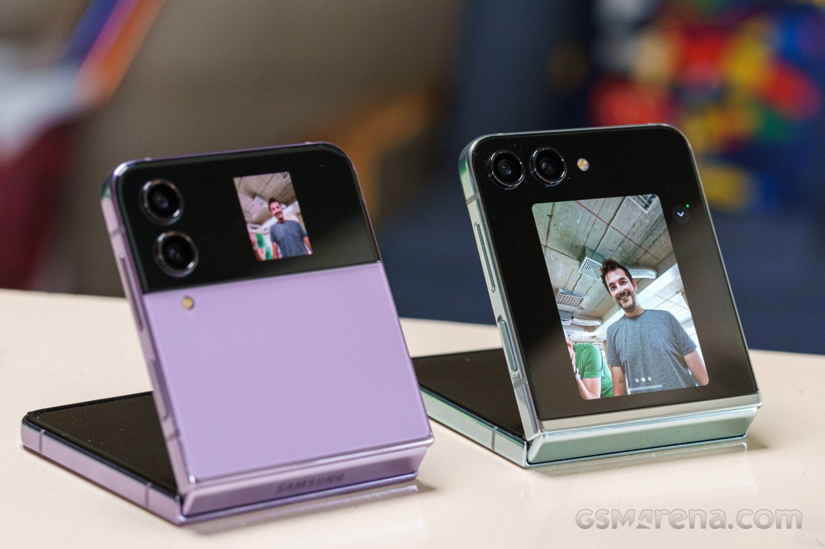Samsung Flip 6 Smartphone