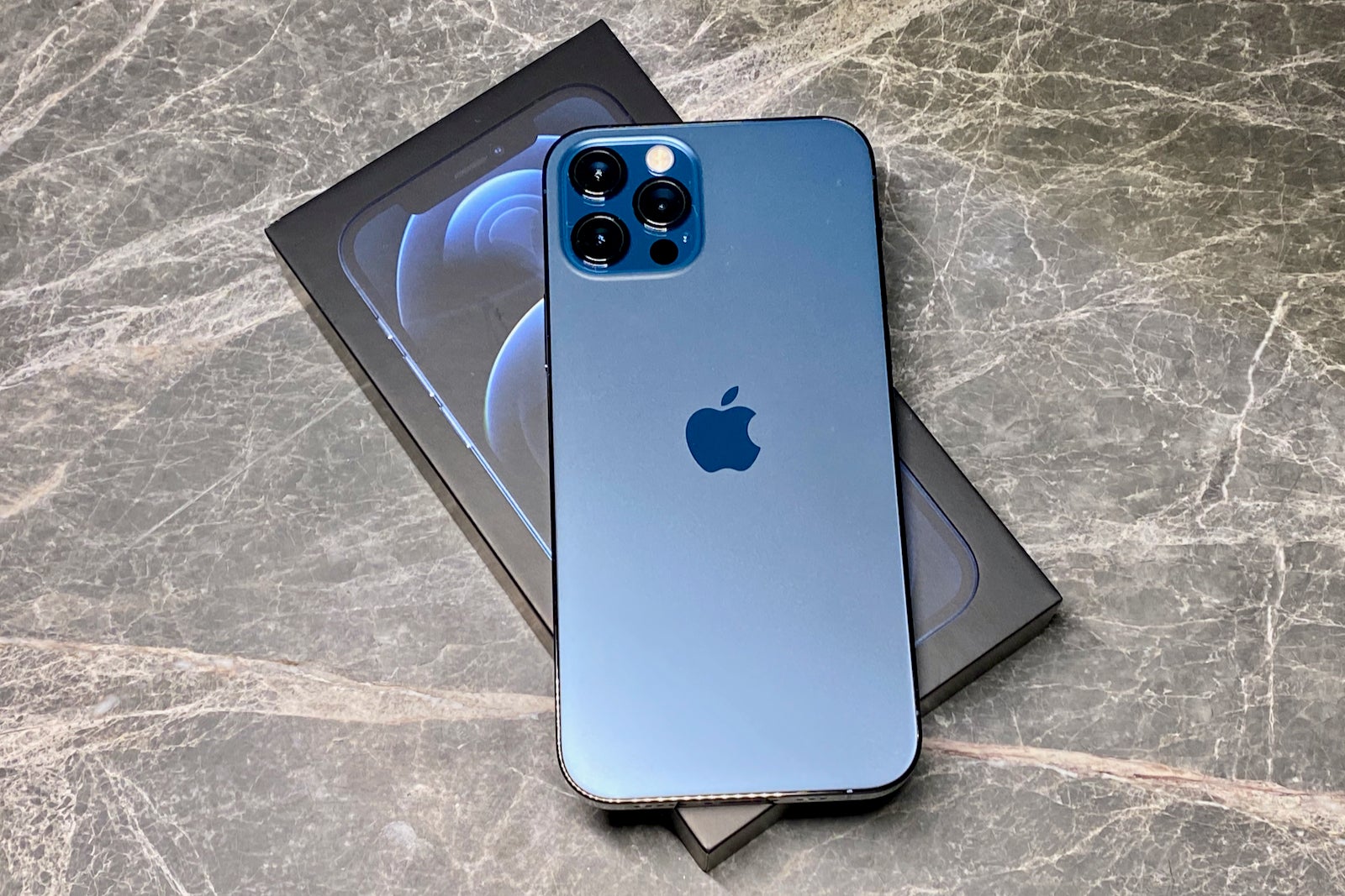 Apple iPhone 12 Pro Max pantalla en República Dominicana