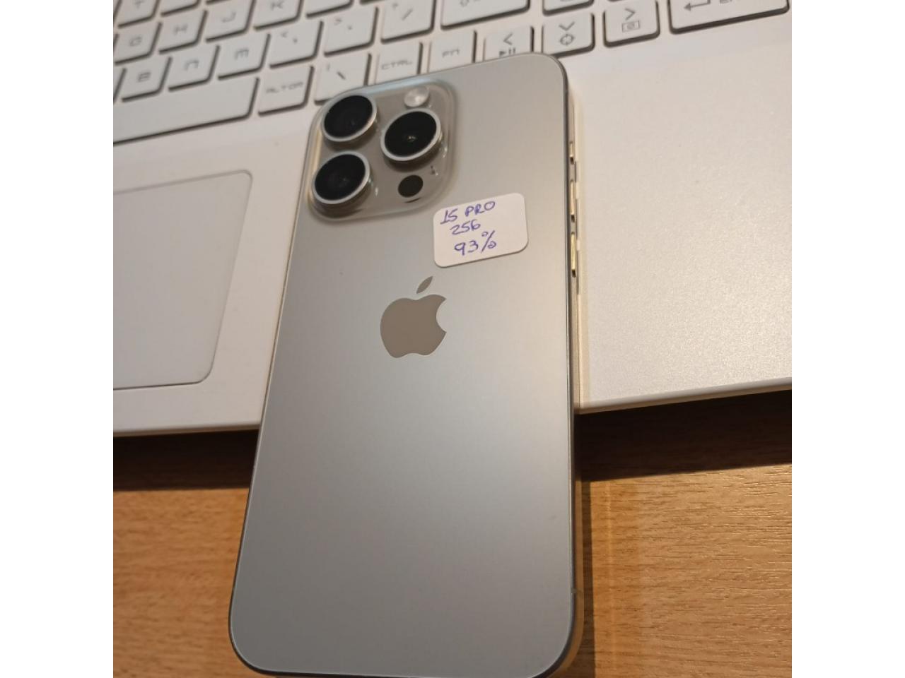 Apple iPhone 15 Pro 256GB Plata en República Dominicana