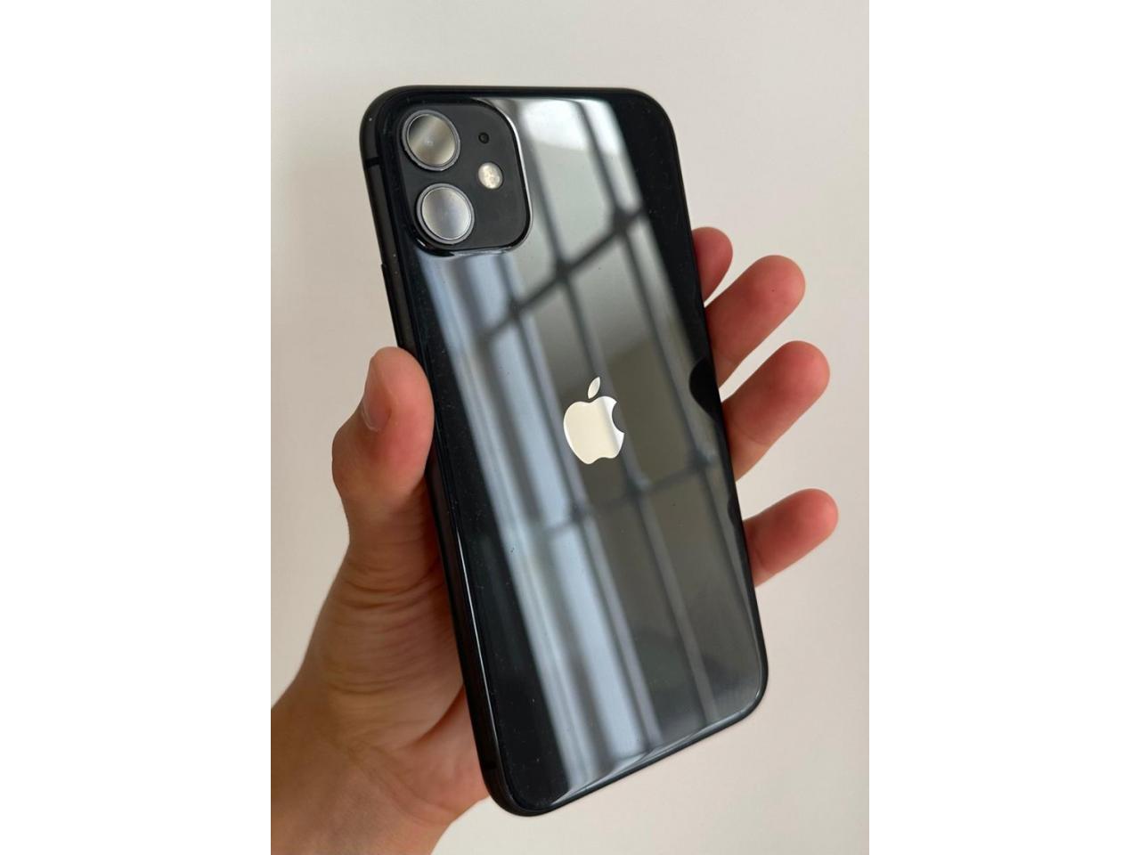 Apple iPhone 11 Smartphone