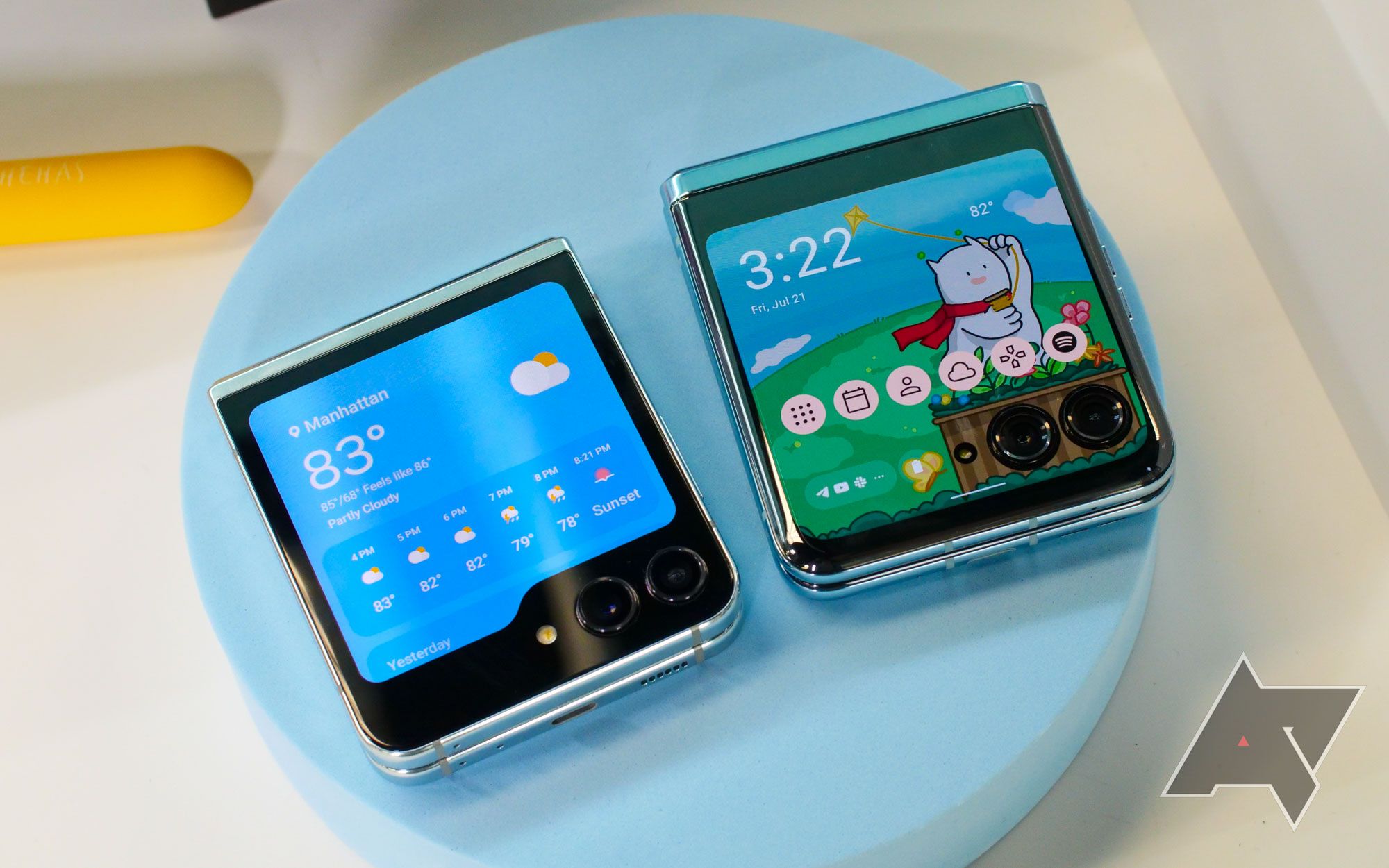 Samsung Galaxy Z Flip5 Smartphone