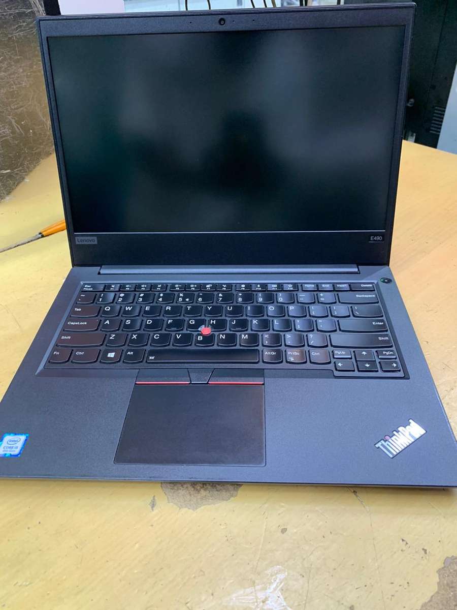 Portátil Lenovo ThinkPad E490 con procesador Intel i5 de 8ª generación, 8GB RAM y SSD de 256GB en República Dominicana