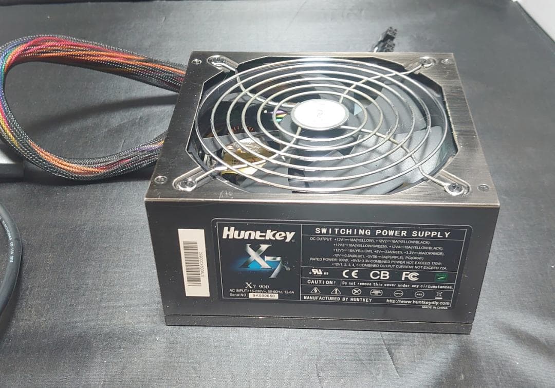 Fuente de alimentación Huntkey X7900 900W para PC de alto rendimiento en República Dominicana