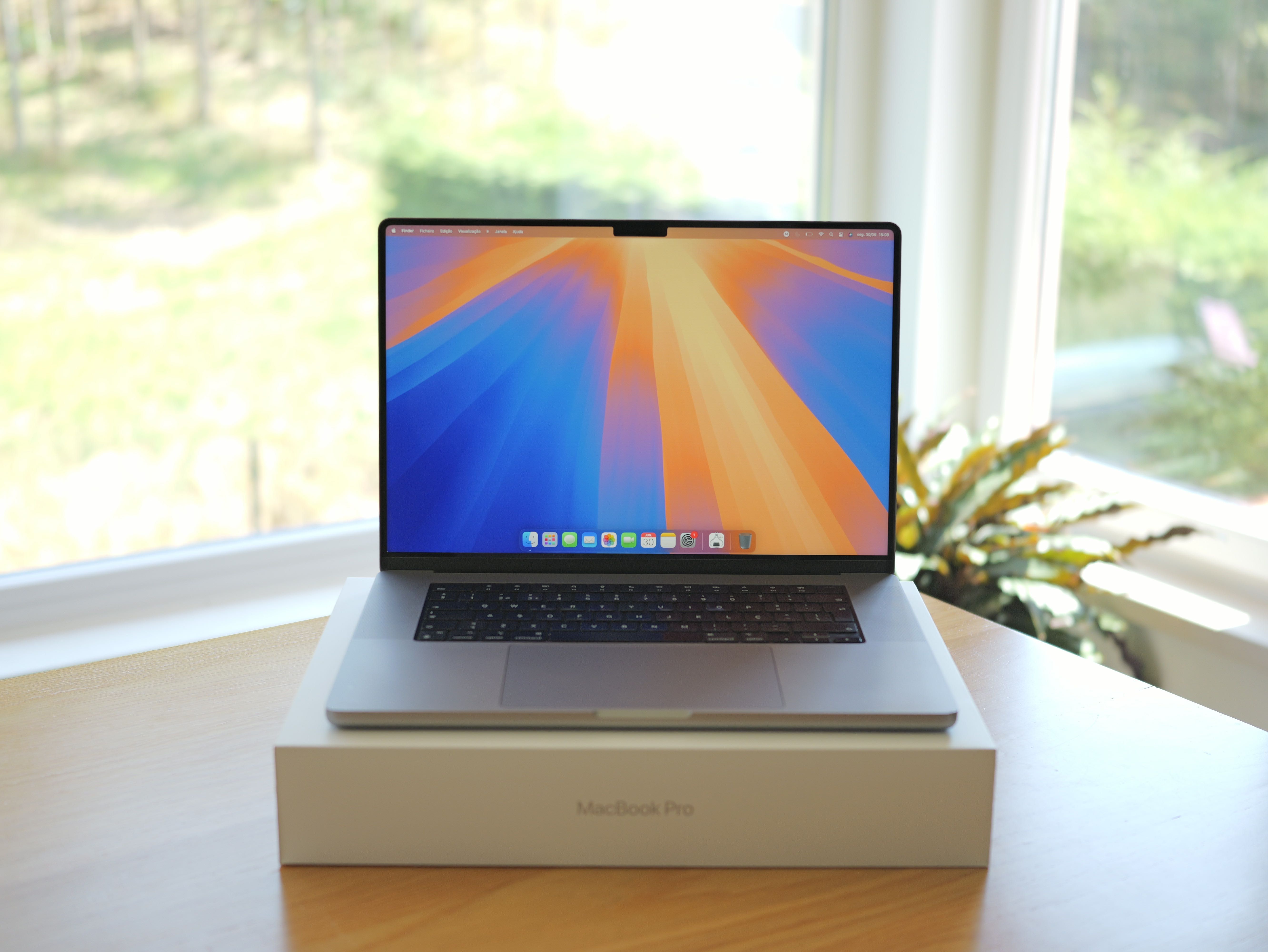 MacBook Pro 16 pulgadas con chip M1 Pro en excelente estado