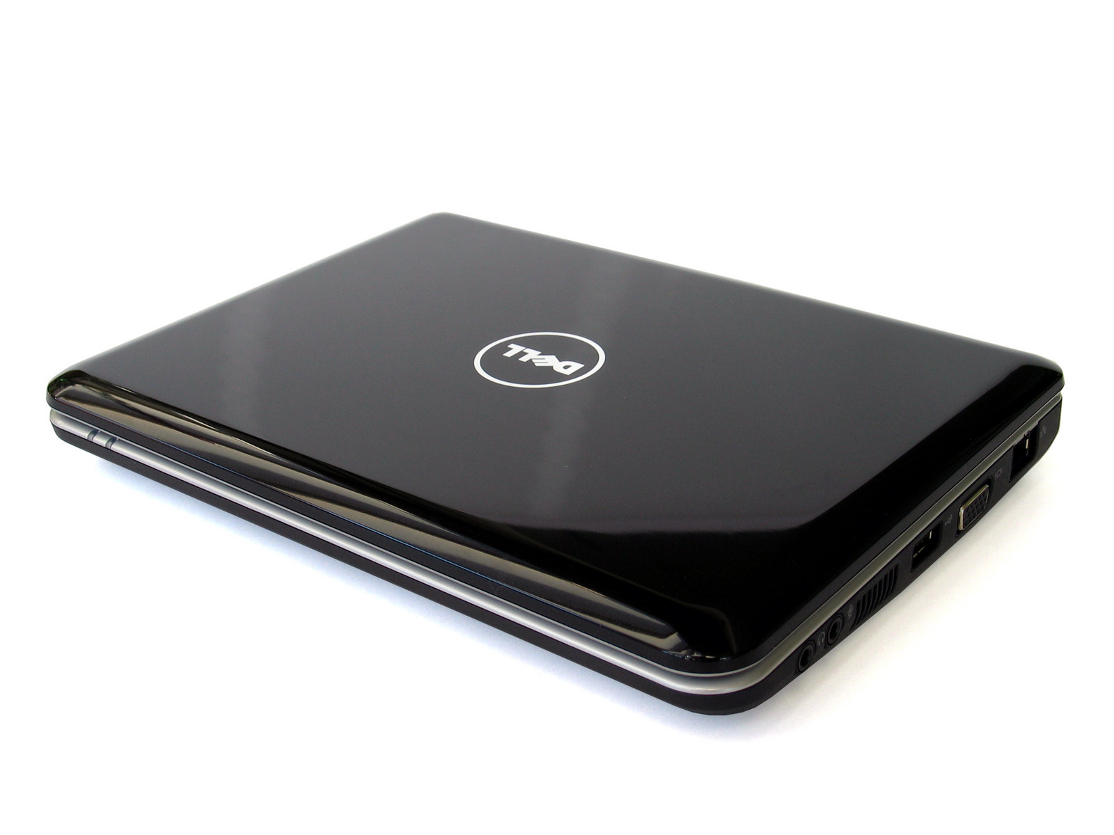 Mini laptop Dell Inspiron con pantalla táctil dañada, buen estado general en República Dominicana