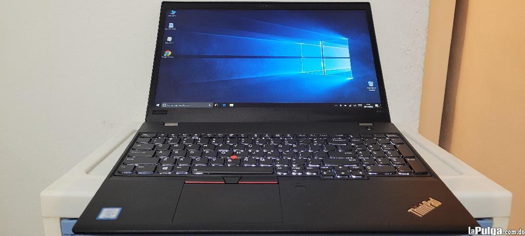 Laptop Lenovo ThinkPad E560 de 17" con Procesador Intel Core i7 6ta Generación, 16GB RAM y Doble Tarjeta Gráfica