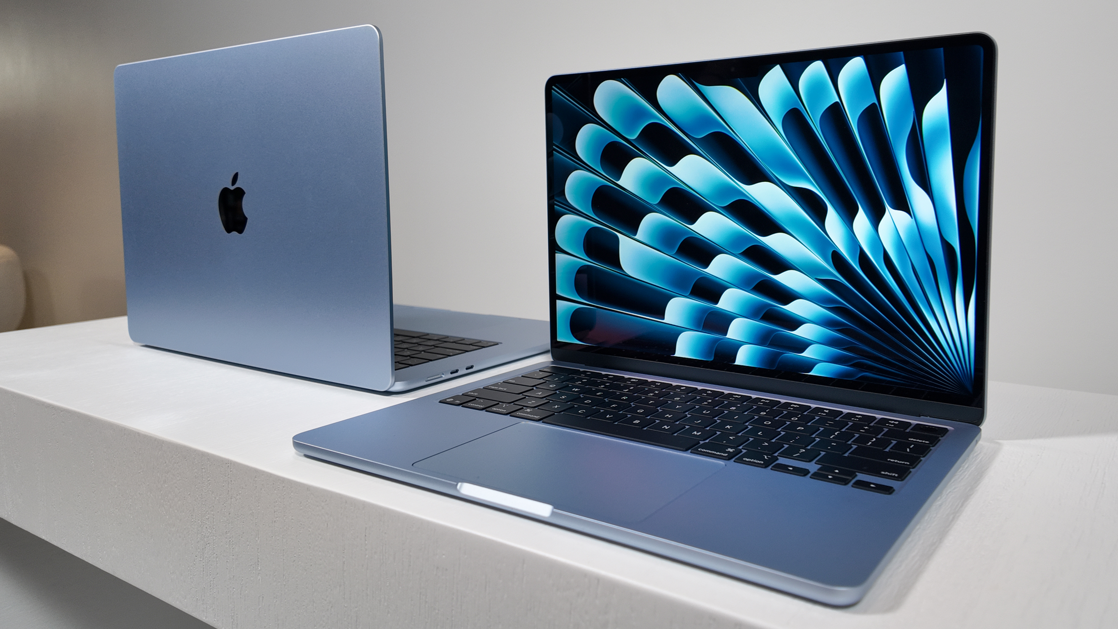 MacBook Air M2 2022 en excelente estado, poco uso y cargador incluido en República Dominicana