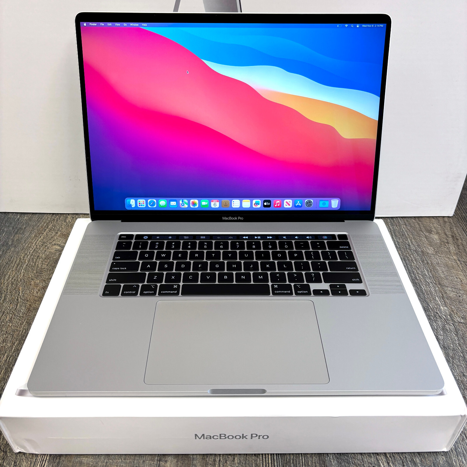 MacBook Pro A2141 con i9, 32GB RAM, SSD 1TB y 8GB GPU