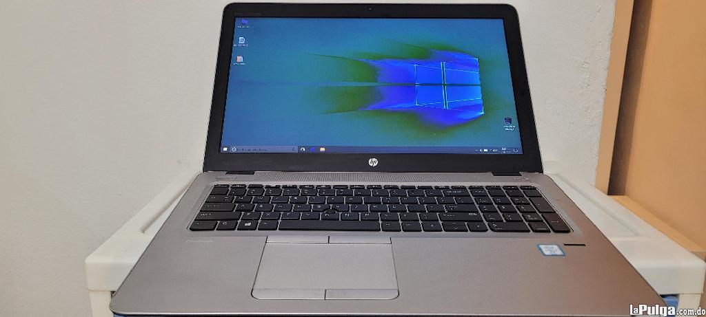 Laptop HP ProBook 650 G2 de 17" con Intel Core i5 6ª Gen, 8GB RAM DDR4 y SSD 256GB en República Dominicana