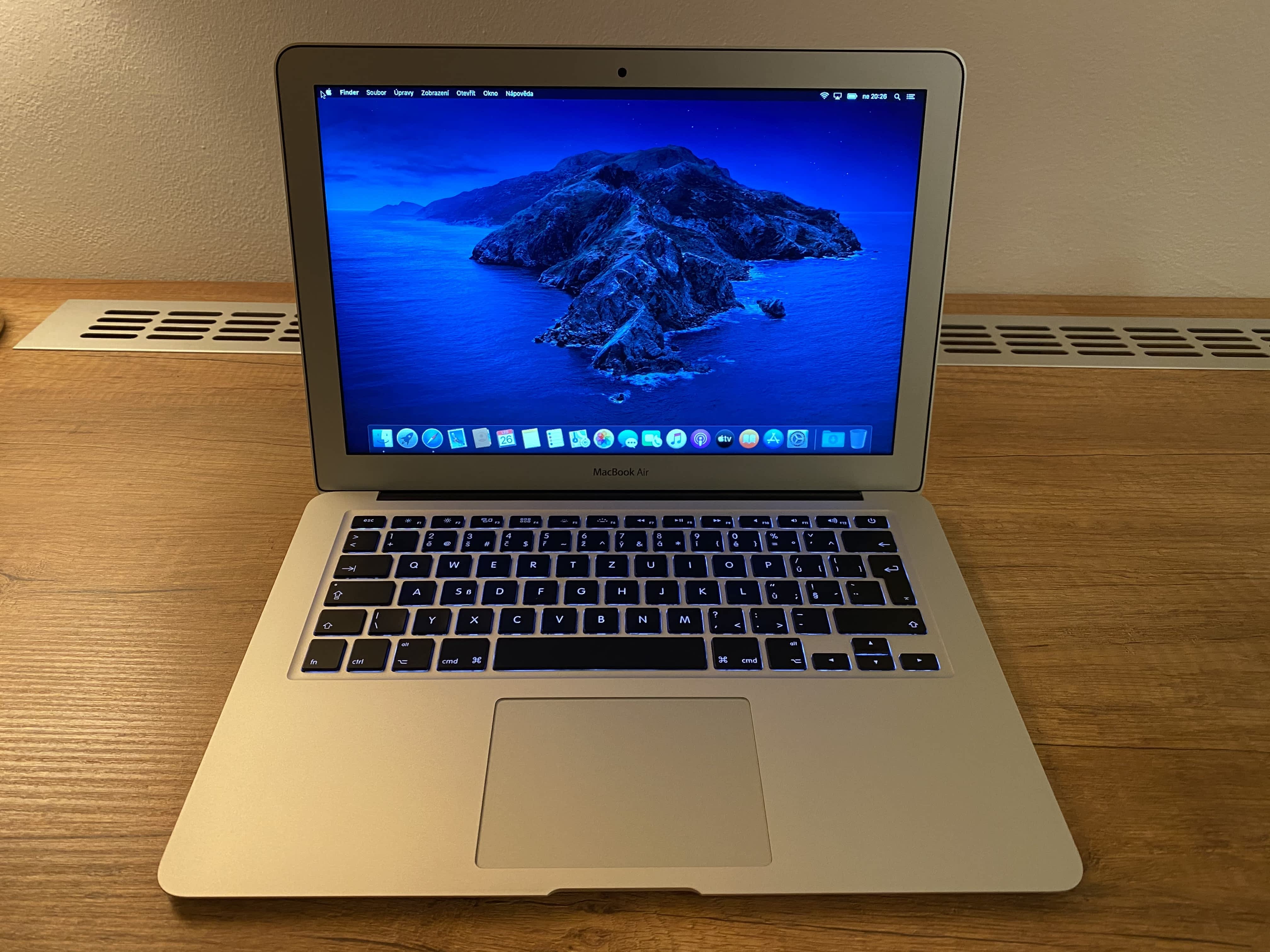 Apple MacBook Air 13" 2015 Modelo A1466 en Excelente Estado en República Dominicana