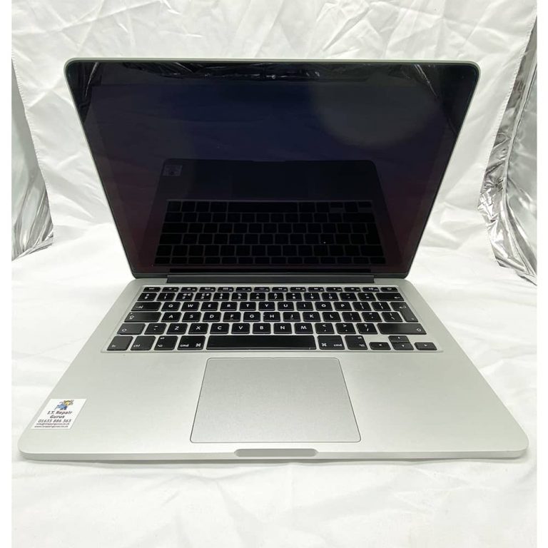 Apple MacBook Pro A1502 2015, Core i5 2.7GHz, 16GB RAM, 256GB SSD, macOS Monterey, Incluye cargador en República Dominicana