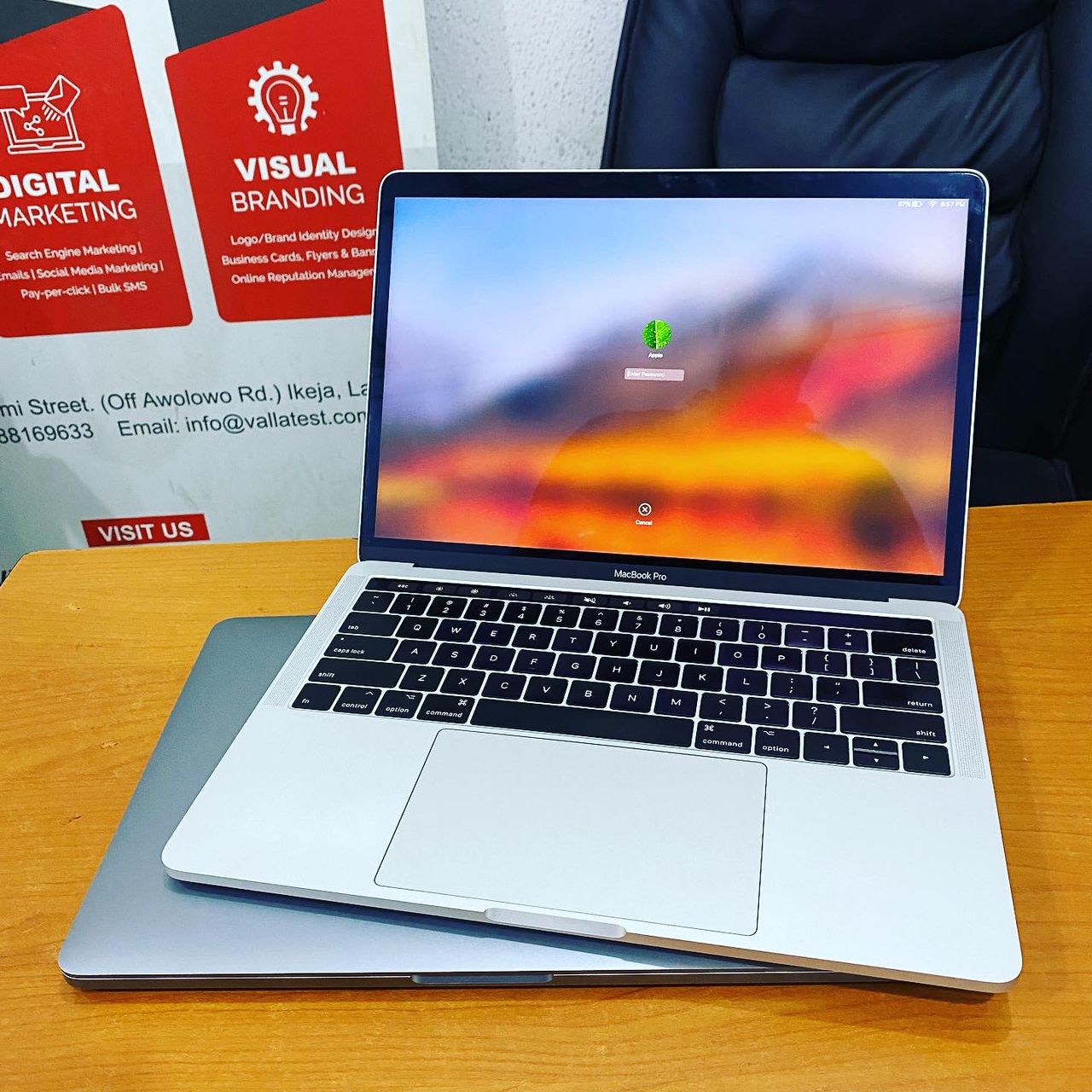 MacBook Pro 2017 con 512GB de almacenamiento y 16GB de RAM