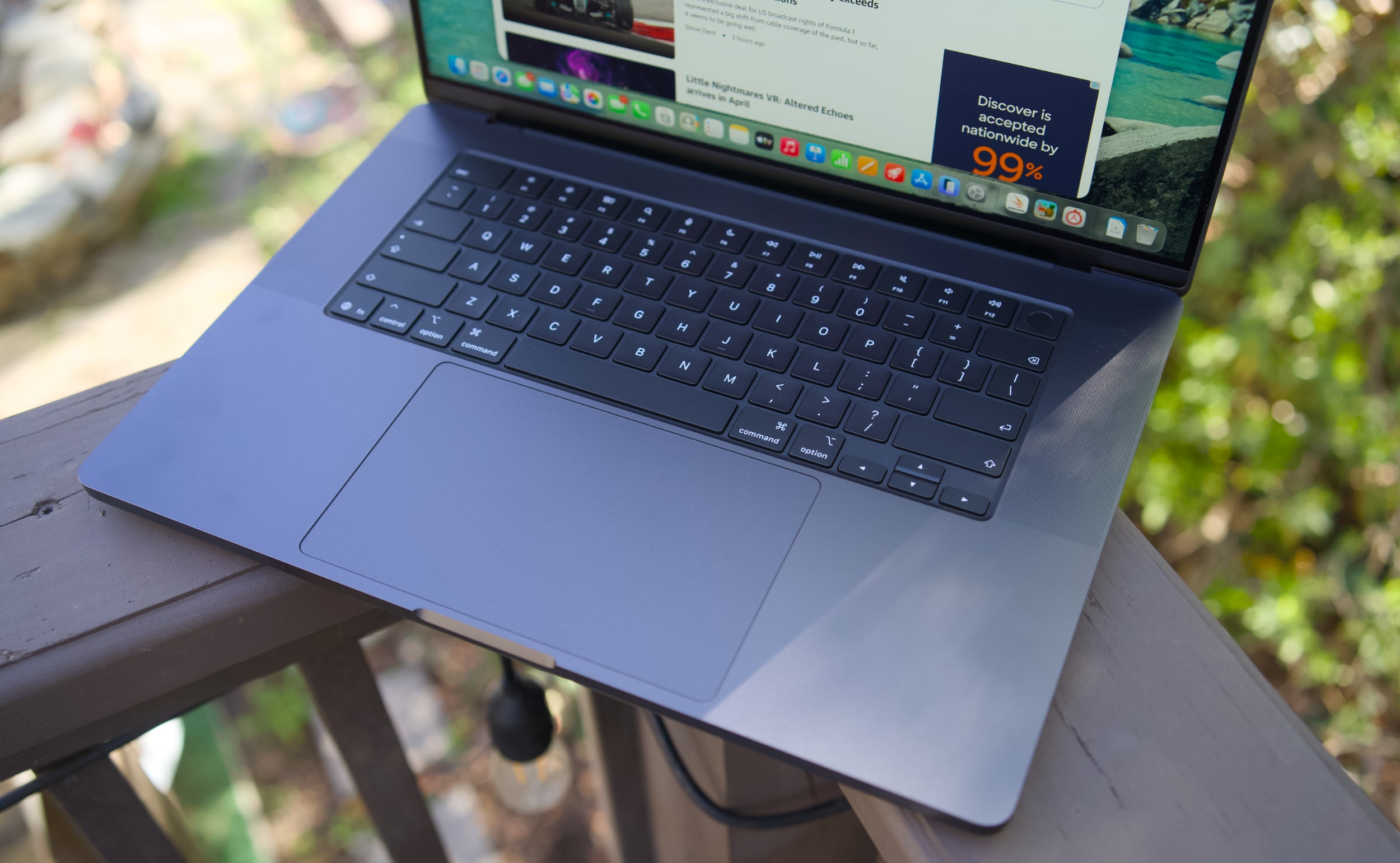 MacBook Pro 16" con chip M5 Max, 2TB SSD y 36GB RAM, nuevo sellado