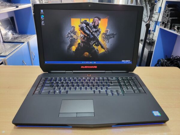 Laptop Gaming Alienware R3 de 17 pulgadas con Intel Core i7, 16GB RAM DDR4 y tarjeta gráfica Nvidia GTX 1070 de 8GB en República Dominicana