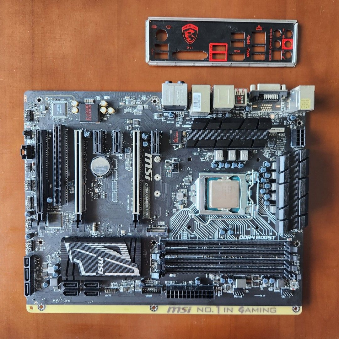 Placa base MSI Z170A con procesador Intel Core i7 6700 3.4 GHz en República Dominicana