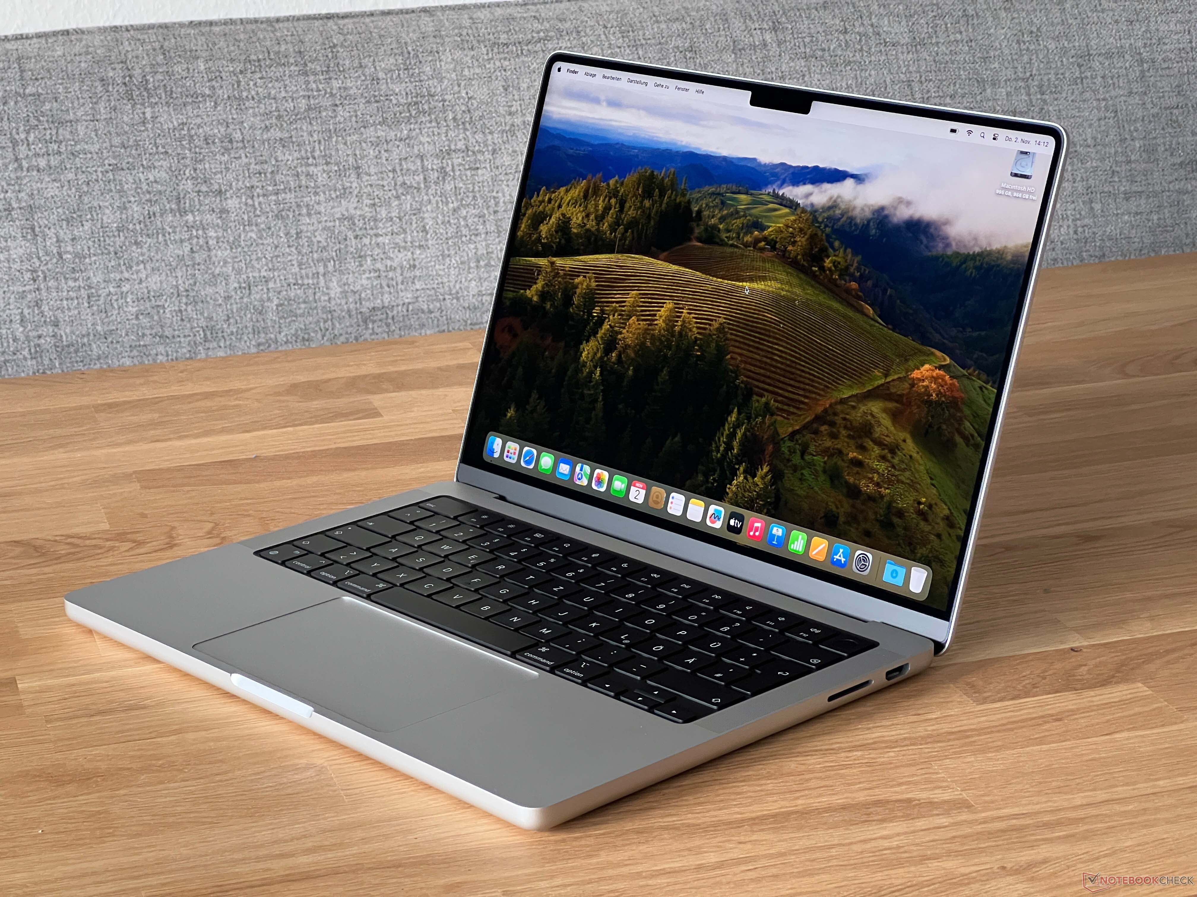 MacBook Pro 14 pulgadas con chip M3, 512GB SSD y 8GB RAM