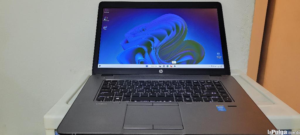 Portátil HP EliteBook 850 de 17" con Intel Core i7, 16GB RAM, SSD 500GB y Gráficos Intel HD 5500 de 8GB
