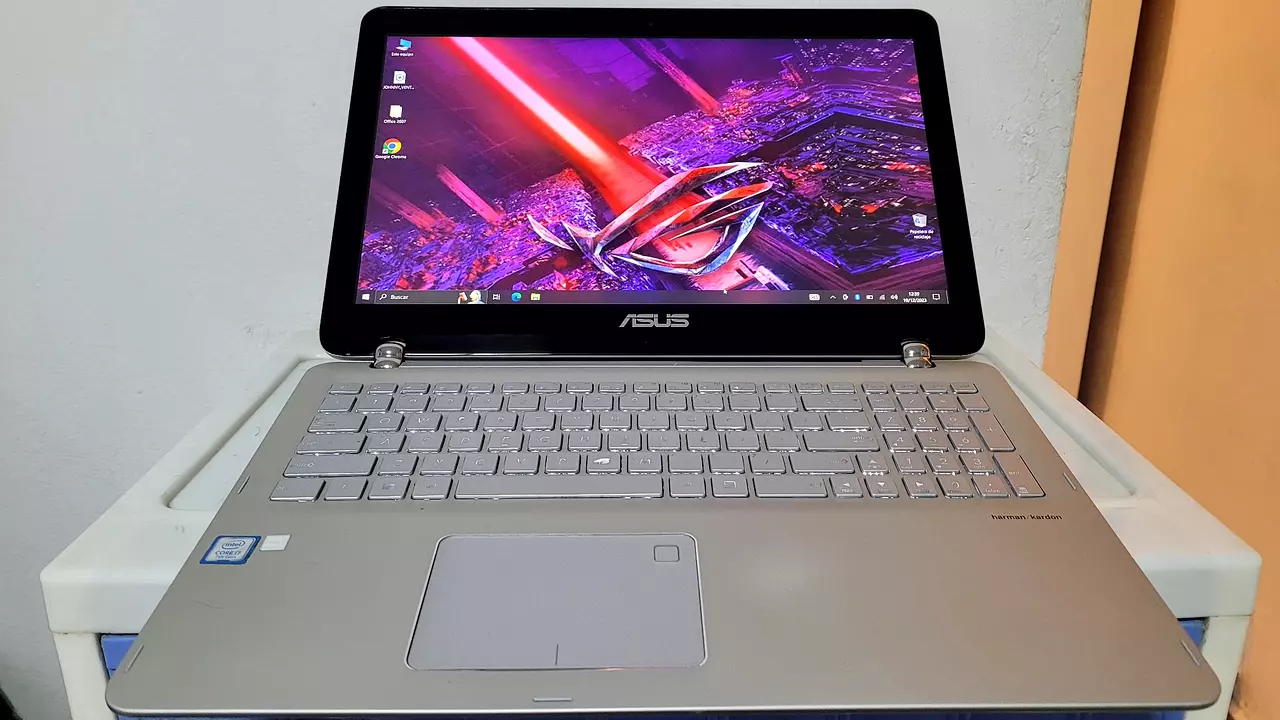 Laptop Asus Q505 de 17" Touch, Core i7 7ma Gen 2.90 GHz, RAM 16GB, SSD 512GB, Teclado Iluminado