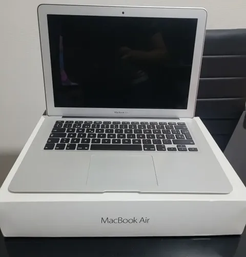 MacBook Air 2017 de 13" con 8GB RAM y 512GB SSD, procesador Intel 1.8GHz en República Dominicana