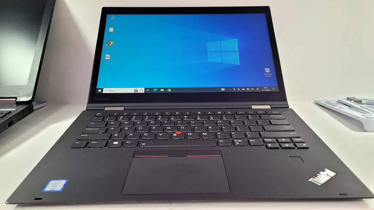 Lenovo X1 Carbon Yoga 14" Core i7 7ª Gen 16GB DDR4 RAM 8GB Gráficos Pantalla 2K
