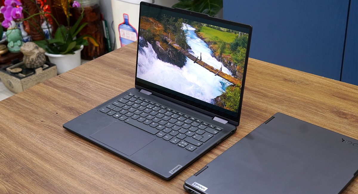 Lenovo X1 Carbon Yoga 14" Core i7 7ª Gen 16GB DDR4 RAM 8GB Gráficos Pantalla 2K en República Dominicana