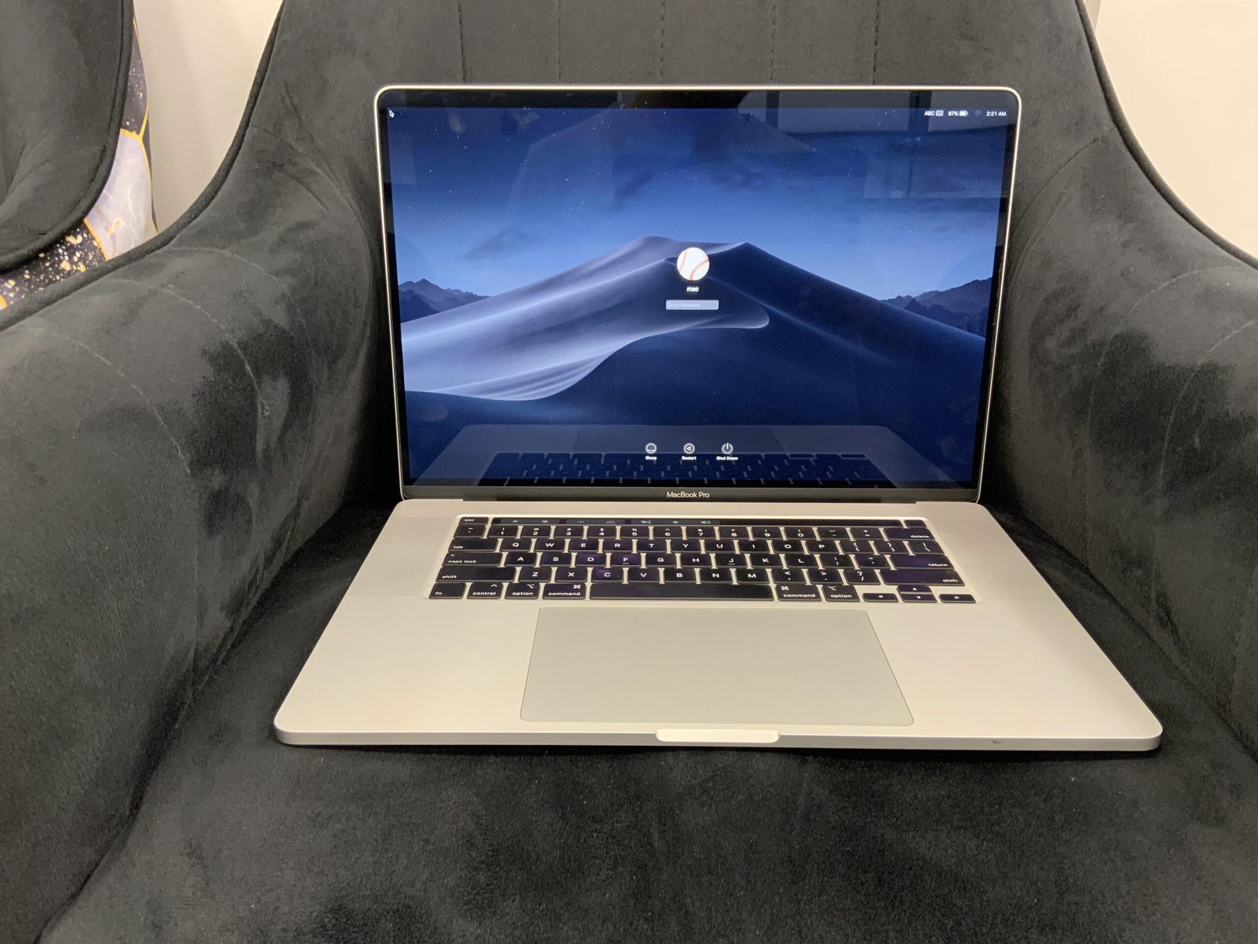 MacBook Pro 16" 2019 i7 16GB 512GB Última Versión iOS