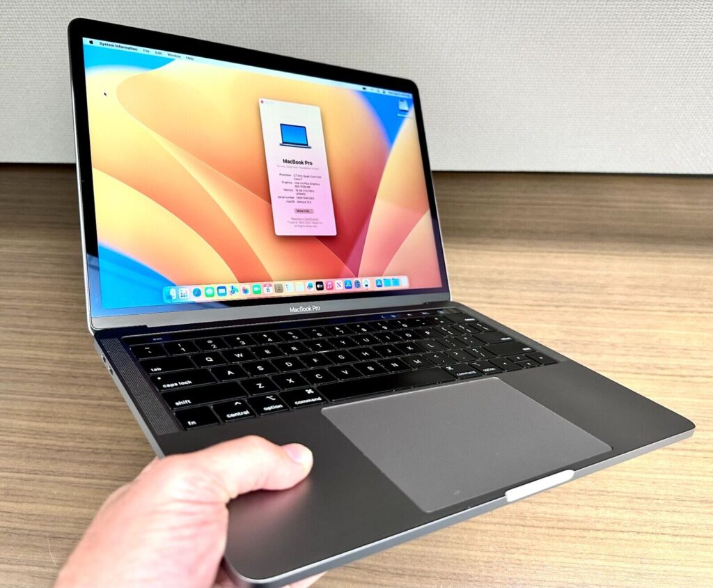 MacBook Pro Retina 13.3" Touch Bar i7, 16GB RAM, SSD 512GB, 2018 en República Dominicana