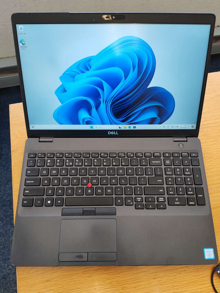 Laptop Dell Latitude 5500 con Procesador i5 de 8ª Generación y Pantalla Táctil en República Dominicana