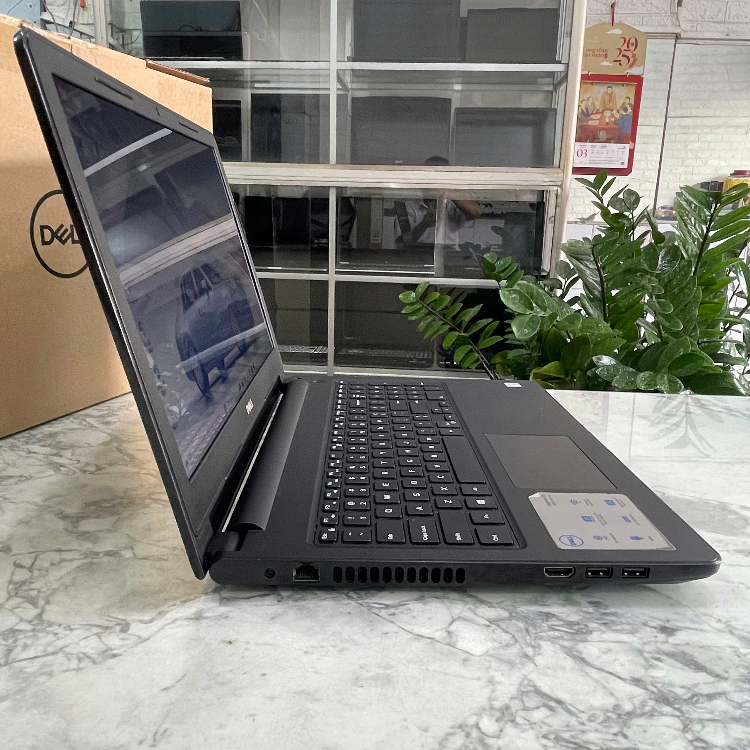 Portátil DELL Inspiron 15 3567 Intel i5 7ª Gen 256GB SSD 8GB RAM Pantalla Táctil 15.6" en República Dominicana