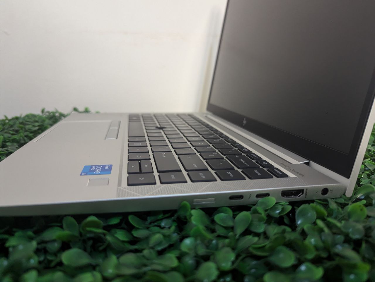 Laptop HP EliteBook 840 con 256GB de Almacenamiento en República Dominicana