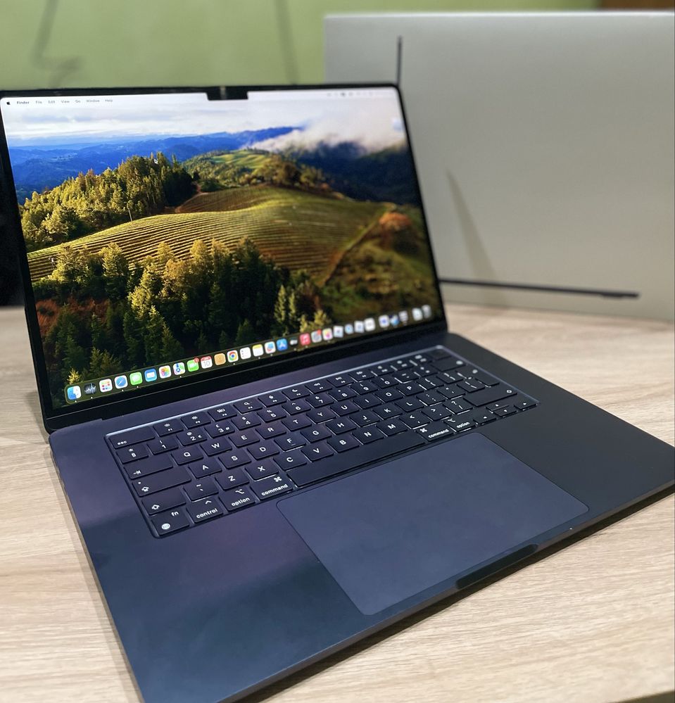 MacBook Air 15" con chip M2, 256GB SSD y 8GB RAM en República Dominicana