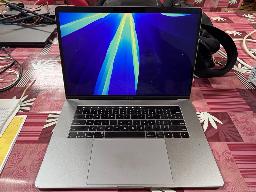 MacBook Pro 2018 con 16GB RAM, 256GB SSD, Touch Bar y Touch ID en República Dominicana