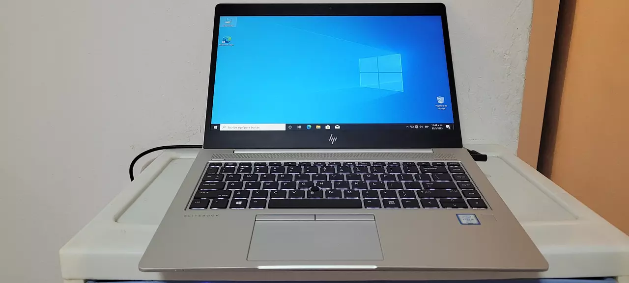 Laptop HP EliteBook 14" Core i5 6ta Gen, 8GB DDR4, SSD 128GB + HDD 320GB, Teclado Retroiluminado en República Dominicana