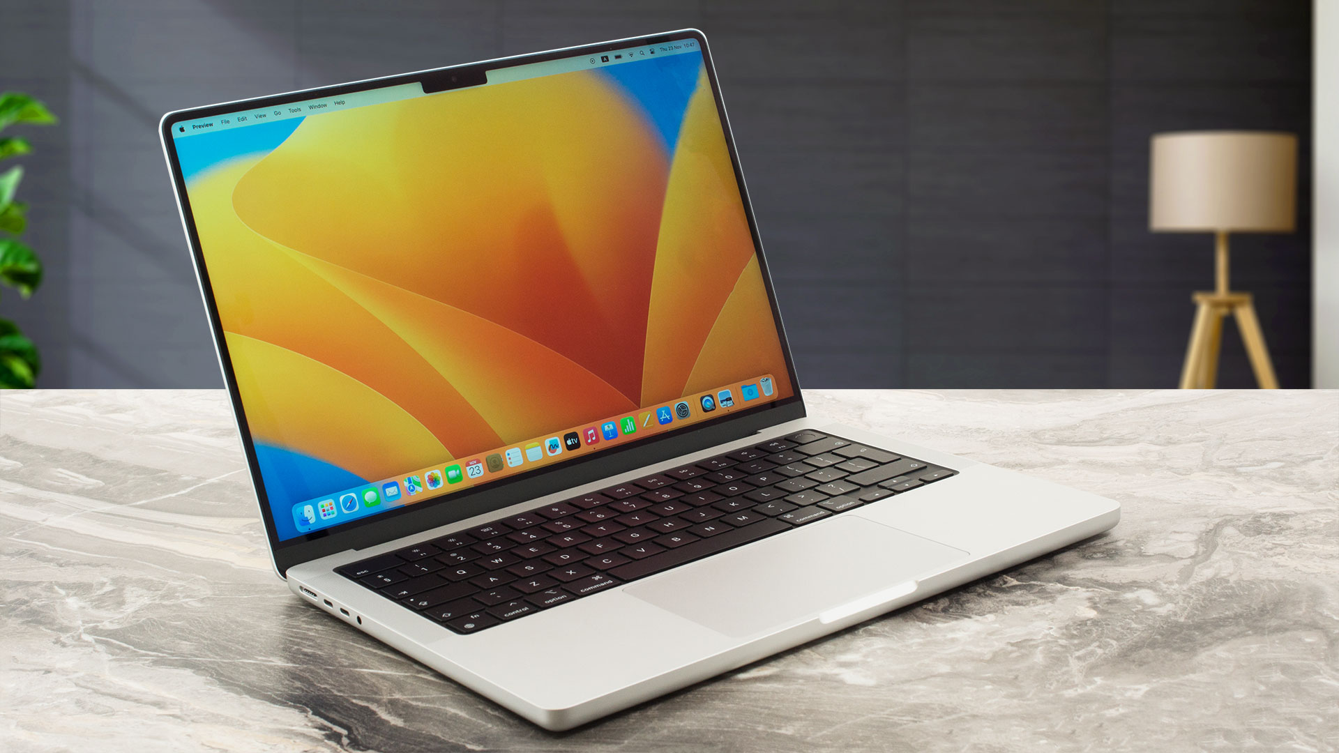 MacBook Pro 14" con chip M3, 512 GB de almacenamiento y 18 GB de RAM en República Dominicana