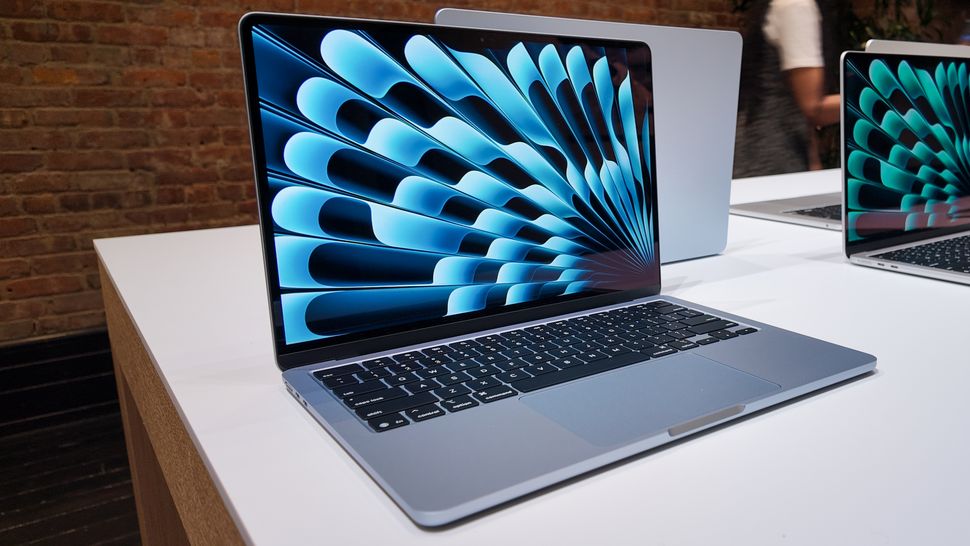 MacBook Air con pantalla descolorida, funciona correctamente en República Dominicana