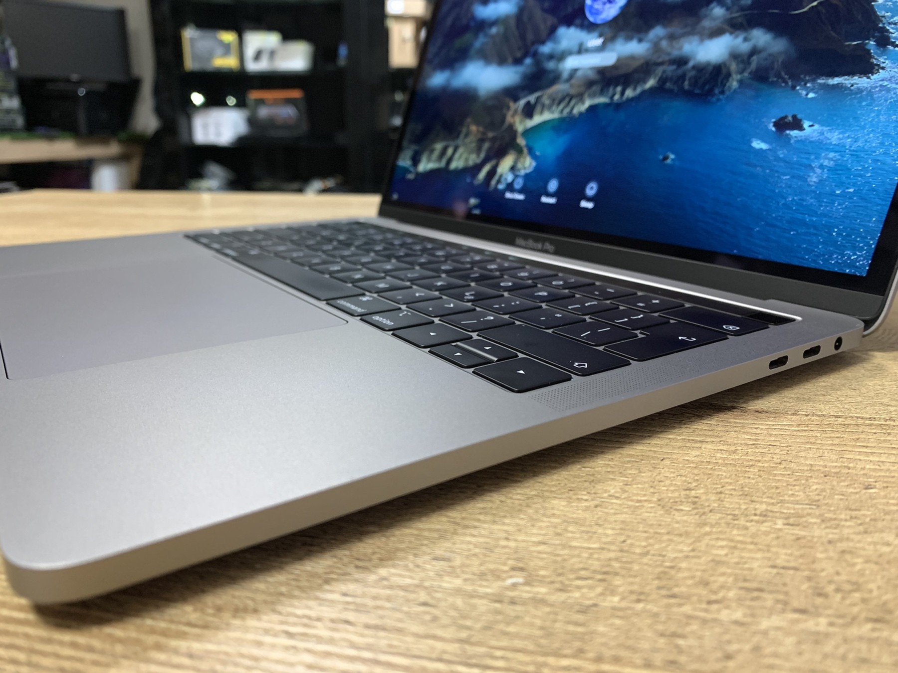 MacBook Pro 13.3" Retina 2018 Core i7 16GB RAM SSD 512GB