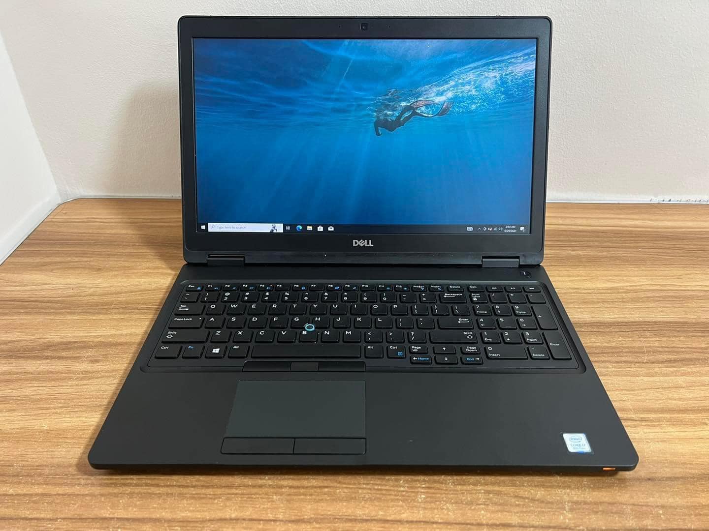 Portátil Dell Latitude 5590 con procesador Intel Core i7 de 8ª generación