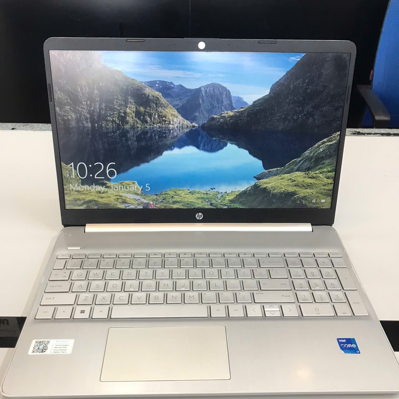 Portátil HP 15s con Intel Core i7, 8GB RAM y SSD de 512GB en República Dominicana