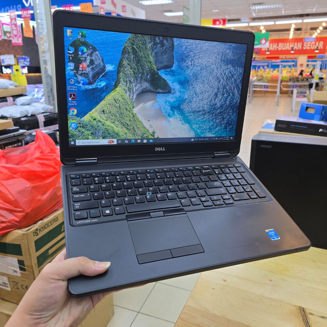 Portátil Dell Latitude E5550 i5-5300U 8GB RAM 256GB SSD 15.6"