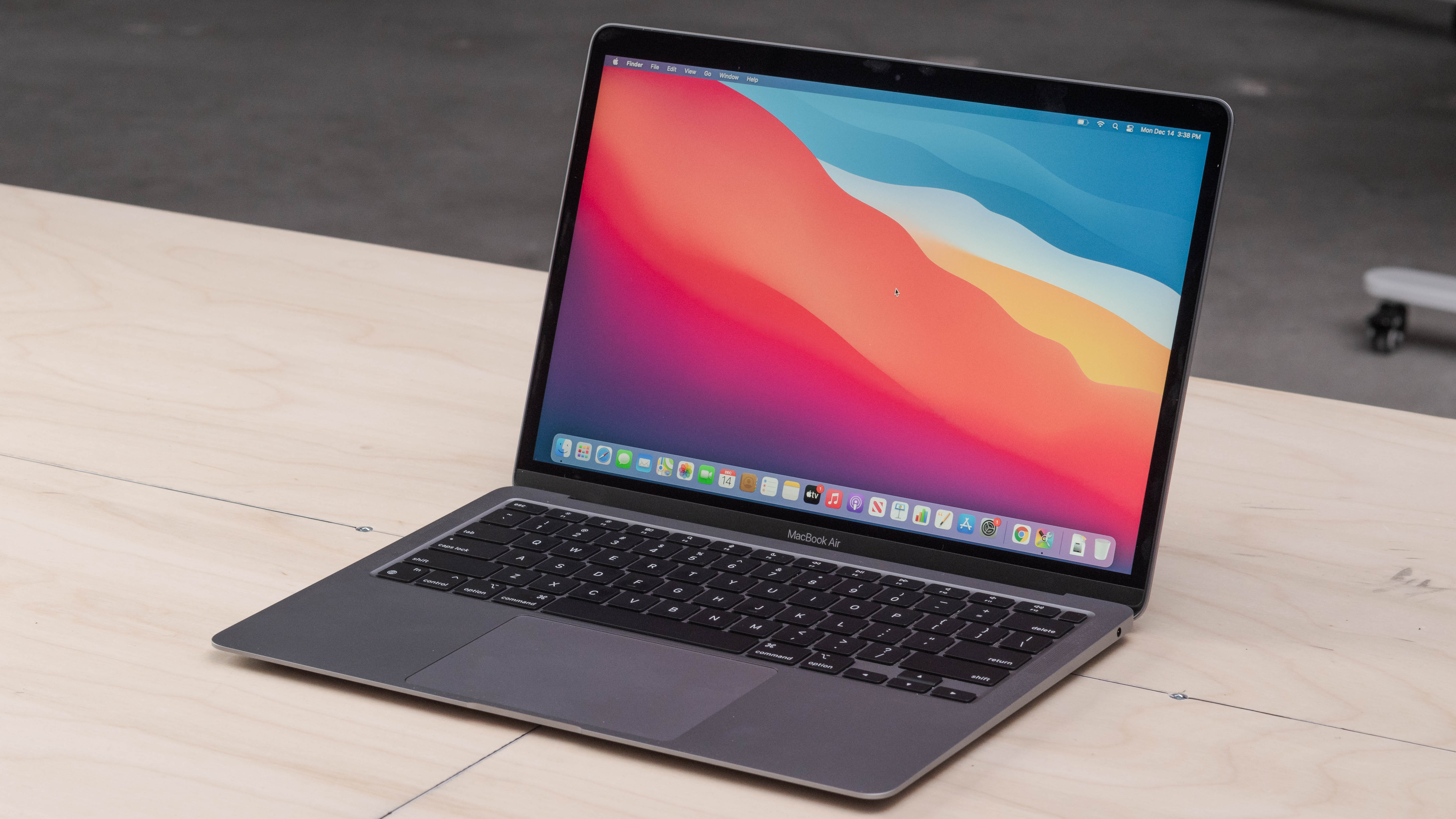 MacBook Air 2020 - Rendimiento Ágil y Diseño Elegante