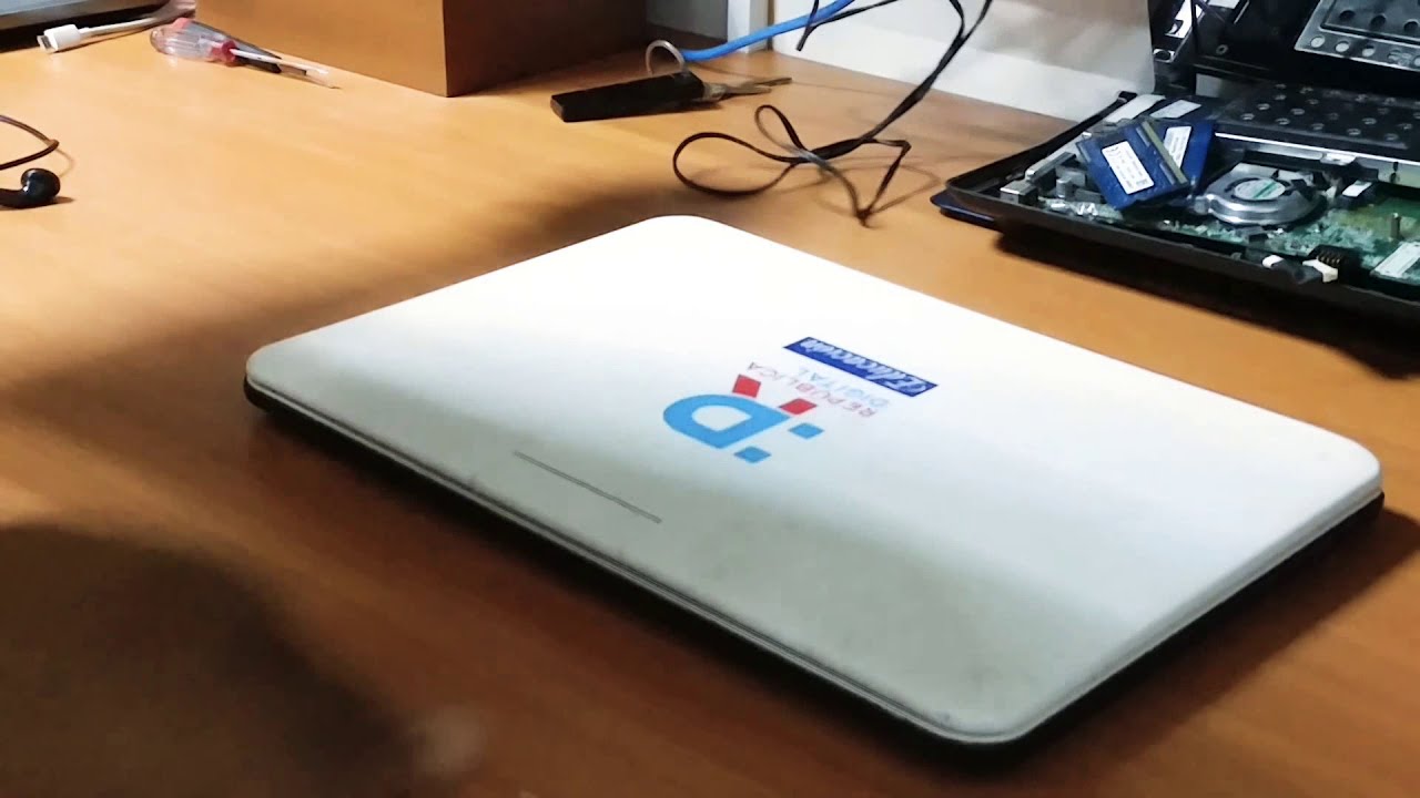 Laptop del programa República Digital, ideal para reparación o repuestos en República Dominicana