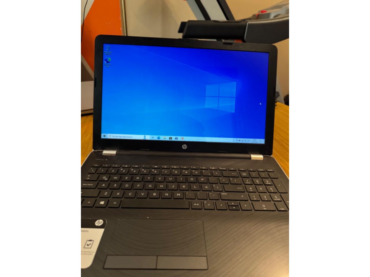 Computadora HP con 8GB RAM, procesador i5 1.7 GHz y disco duro de 750 GB en República Dominicana