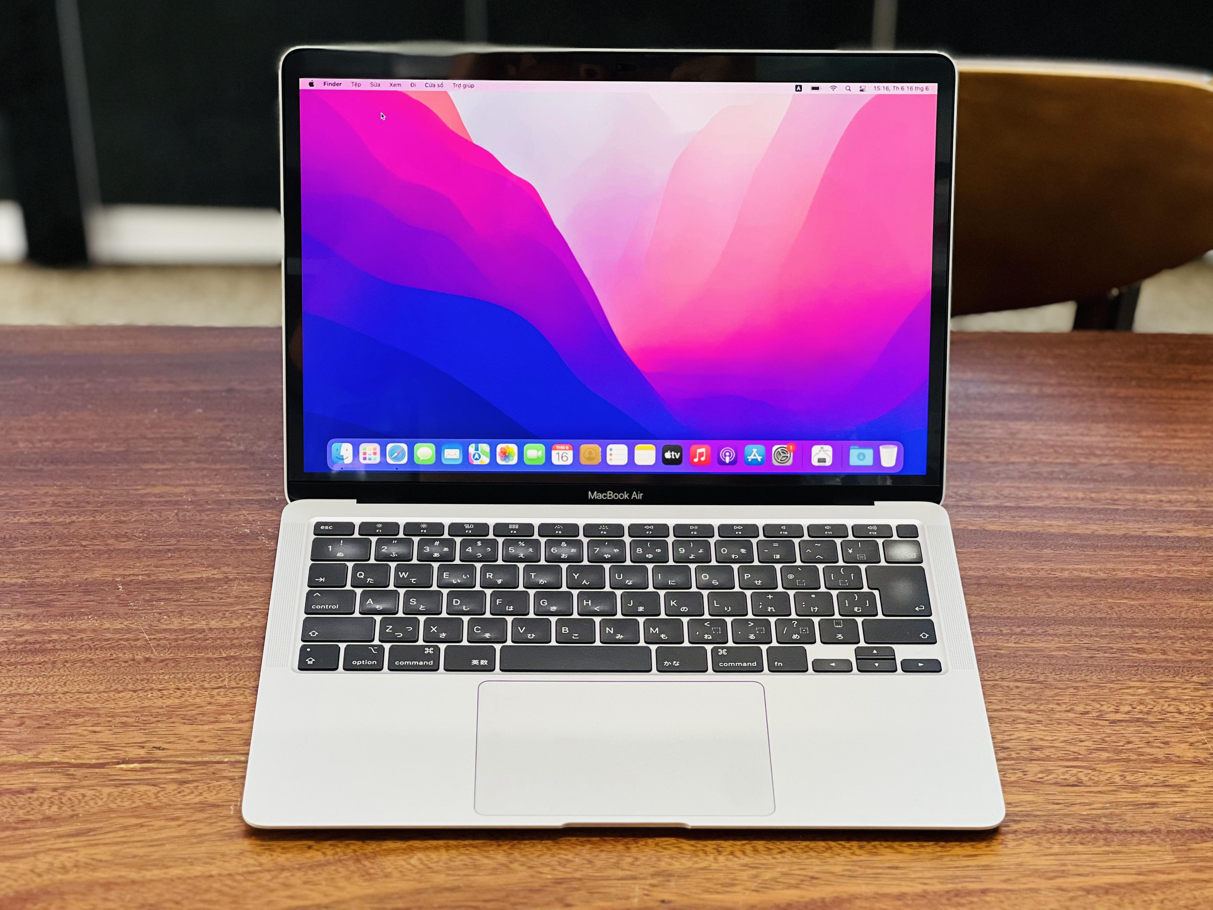 MacBook Air 2020 con pantalla Retina y diseño ultradelgado